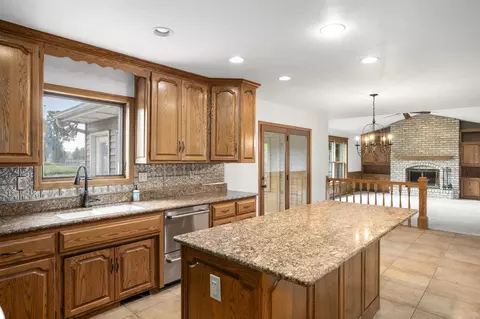 2421 W Twin Willows Dr, Appleton, WI 54914 photo 6
