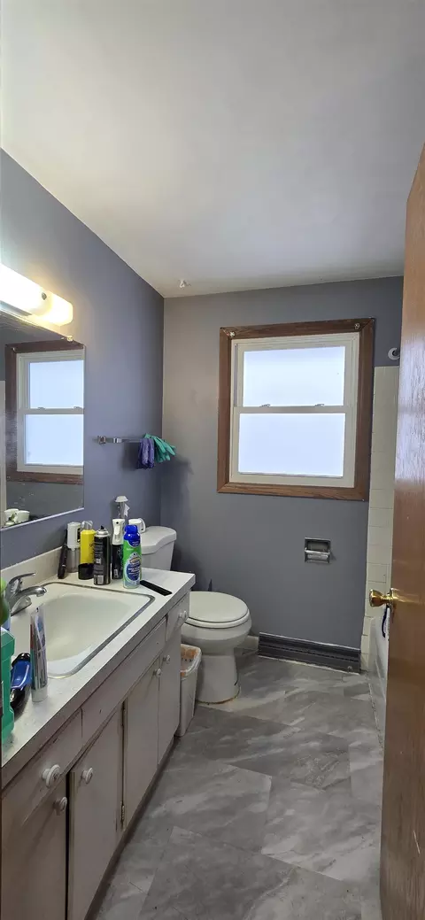 Bath - 2506 E Newberry St, Appleton, WI 54911 photo 1 of 2