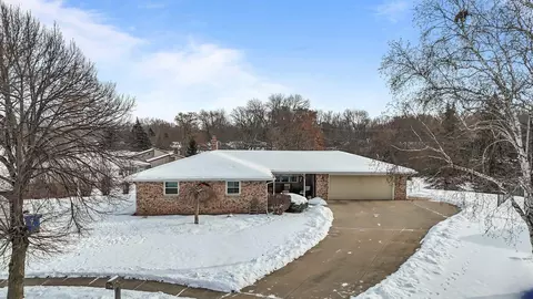608 Michigan Lane Ct, Kaukauna, WI 54130