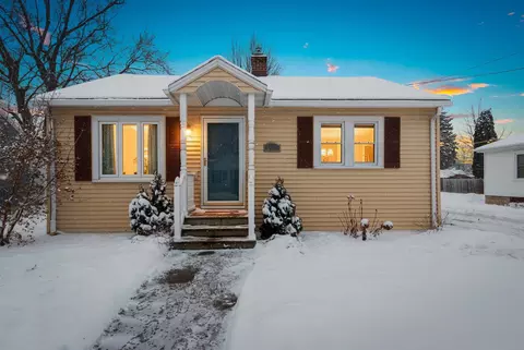 1630 Crooks St, Green Bay, WI 54302