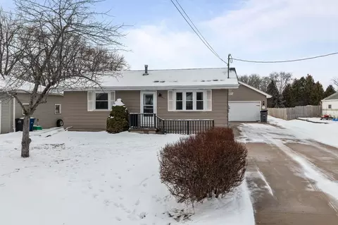 216 Plummer Ave, Neenah, WI 54956