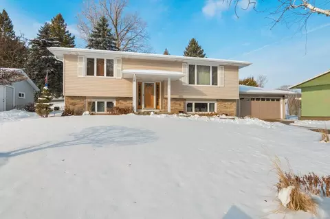 250 Michelle Ct, Green Bay, WI 54302