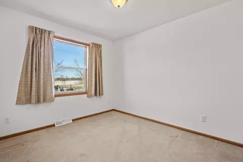 Bedroom - 3286 County Rd E, Omro, WI 54963 photo 3 of 6