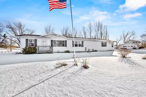 3286 County Rd E, Omro, WI 54963