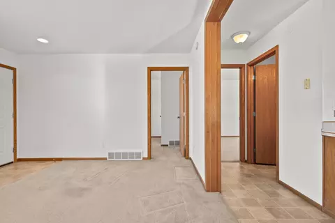 Entry Way - 3286 County Rd E, Omro, WI 54963 photo 1 of 2