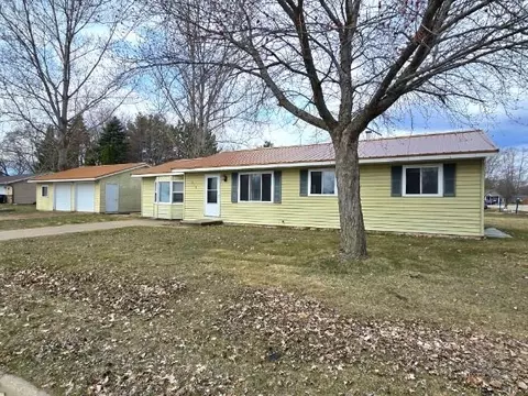 214 Pearl Ave, Shawano, WI 54166
