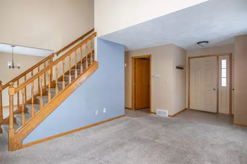 Living - n9689 Gina Drive, Appleton, WI 54915 photo 2 of 3