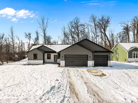 W7059 Everglade Road, Greenville, WI 54942