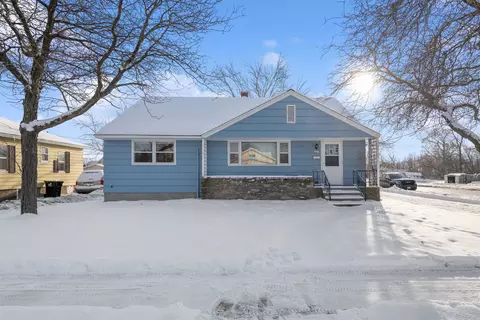 2417 14th Ave, Menominee, MI 49858