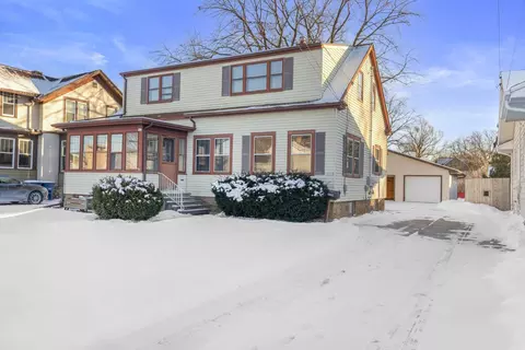 803 W New York Ave, Oshkosh, WI 54901
