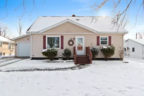 1208 Adams St, Algoma, WI 54201