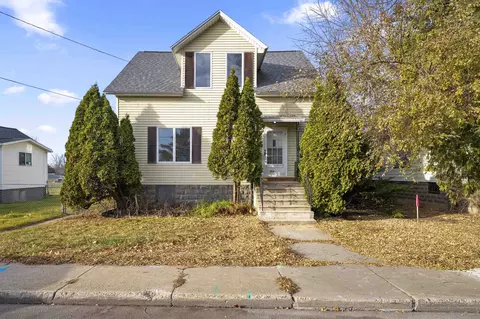 208 Ogden St, Marinette, WI 54143