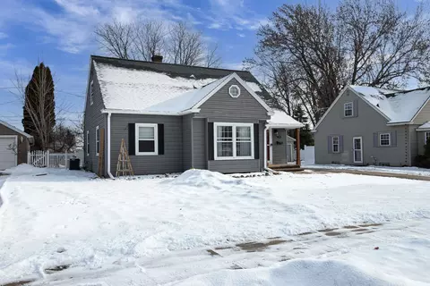Exterior - 1910 N Lawe St, Appleton, WI 54911 photo 3 of 11