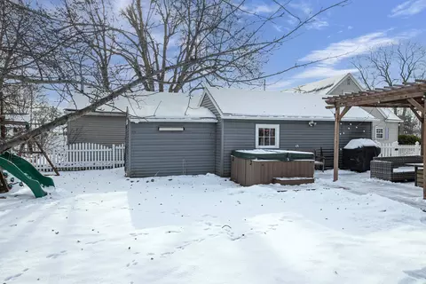 Exterior - 1910 N Lawe St, Appleton, WI 54911 photo 8 of 11