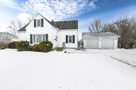 1021 Navarino St, Algoma, WI 54201