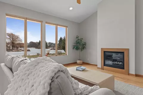 Living - 4841 Canvasback Cir, Appleton, WI 54913 photo 2 of 7