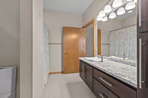 Bath - 4841 Canvasback Cir, Appleton, WI 54913 photo 1 of 4