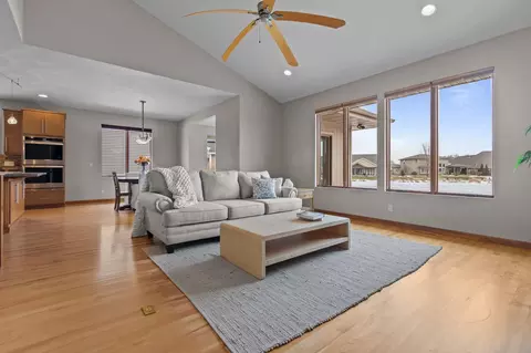 Living - 4841 Canvasback Cir, Appleton, WI 54913 photo 4 of 7
