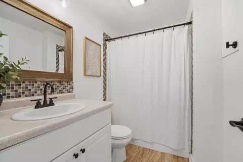 Bath - 712 E Marquette St, Appleton, WI 54911 photo 1 of 1