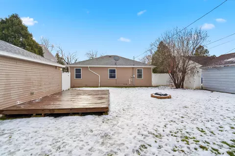 Exterior - 712 E Marquette St, Appleton, WI 54911 photo 3 of 5