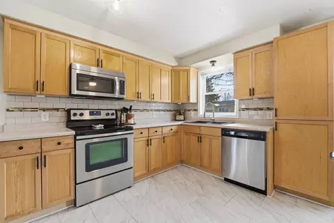 Kitchen - 712 E Marquette St, Appleton, WI 54911 photo 2 of 3