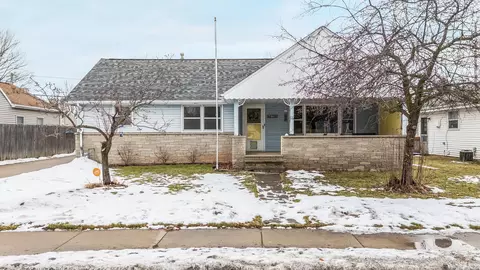 407 E Calumet St, Appleton, WI 54915