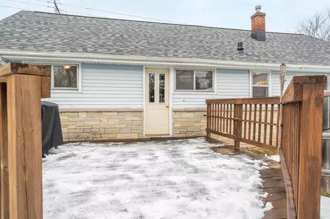 Exterior - 407 E Calumet St, Appleton, WI 54915 photo 4 of 7