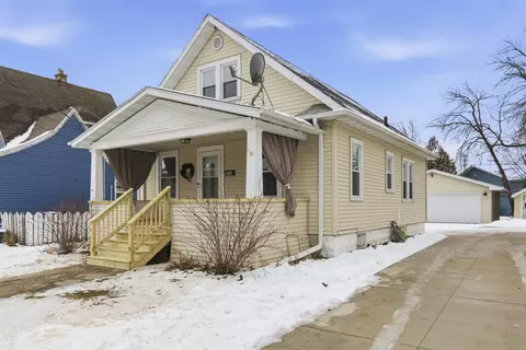 208 Center St, Neenah, WI 54956