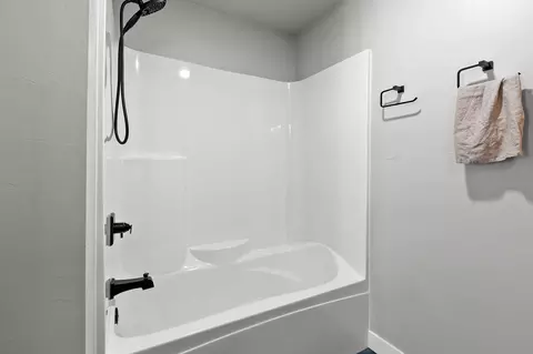 Bath - 101 Timber Run, Crivitz, WI 54114 photo 6 of 7