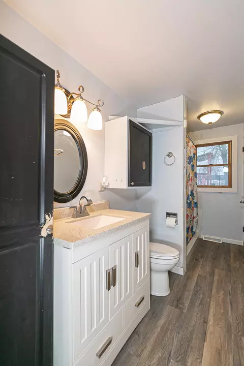 Bath - 1235 E Sylvan Ave, Appleton, WI 54915 photo 1 of 1
