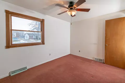 Bedroom - 1235 E Sylvan Ave, Appleton, WI 54915 photo 2 of 7