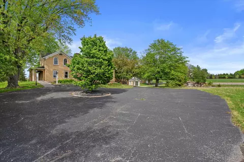 Exterior - 6600 N Ballard Rd, Appleton, WI 54913 photo 5 of 8