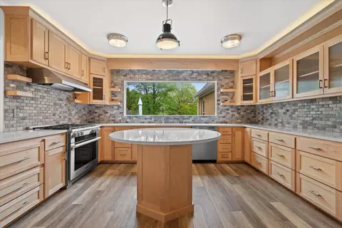 Kitchen - 6600 N Ballard Rd, Appleton, WI 54913 photo 2 of 4