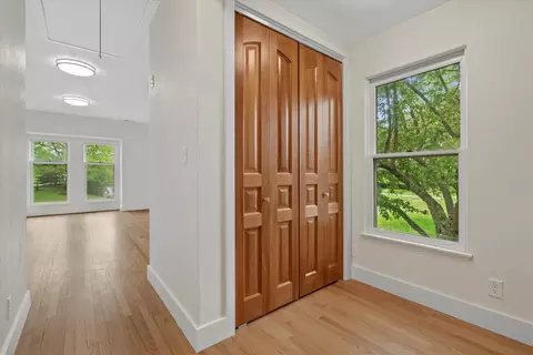 Entry Way - 6600 N Ballard Rd, Appleton, WI 54913 photo 7 of 8
