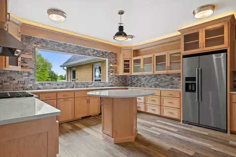 Kitchen - 6600 N Ballard Rd, Appleton, WI 54913 photo 4 of 4