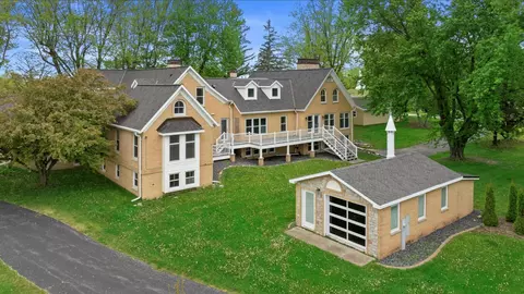 6600 N Ballard Rd, Appleton, WI 54913