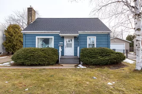 962 Higgins Ave, Neenah, WI 54956