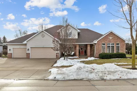 Exterior - 217 E Wentworth Ln, Appleton, WI 54913 photo 2 of 22