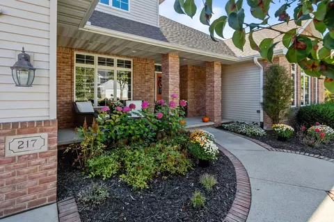 Exterior - 217 E Wentworth Ln, Appleton, WI 54913 photo 19 of 22