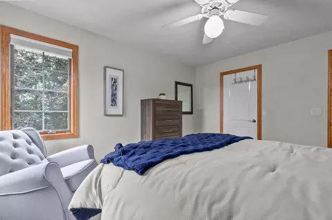 Bedroom - 217 E Wentworth Ln, Appleton, WI 54913 photo 4 of 7