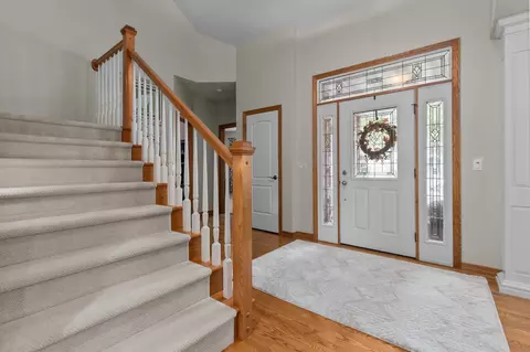 Entry Way - 217 E Wentworth Ln, Appleton, WI 54913 photo 2 of 8