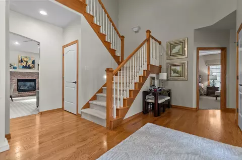 Entry Way - 217 E Wentworth Ln, Appleton, WI 54913 photo 4 of 8