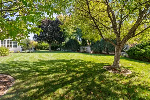 Exterior - 217 E Wentworth Ln, Appleton, WI 54913 photo 17 of 22