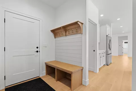 Entry Way - 113 Beckerae Ct, Wrightstown, WI 54180 photo 4 of 5