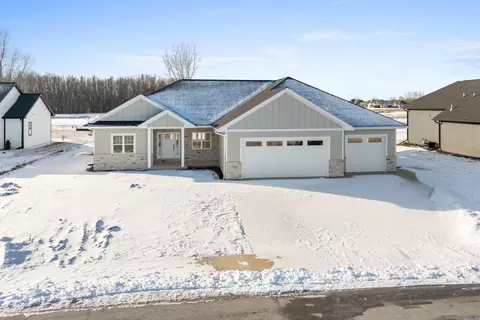 Exterior - 113 Beckerae Ct, Wrightstown, WI 54180 photo 5 of 6