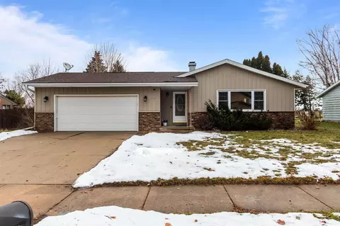 340 Westbrook Dr, Oshkosh, WI 54904