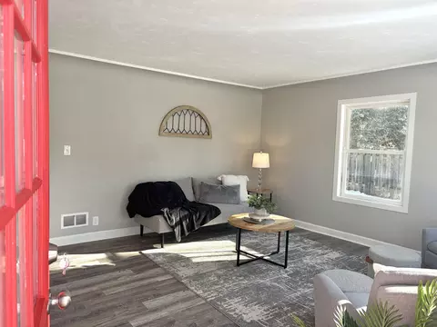 Entry Way - 338 River Dr, Appleton, WI 54915 photo 1 of 3
