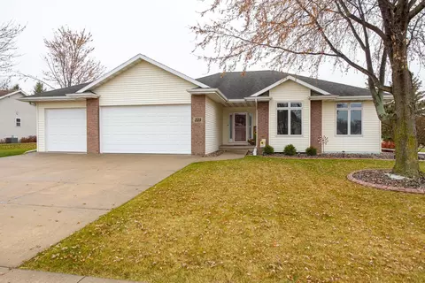 223 Sunny Meadows Dr, Kaukauna, WI 54130