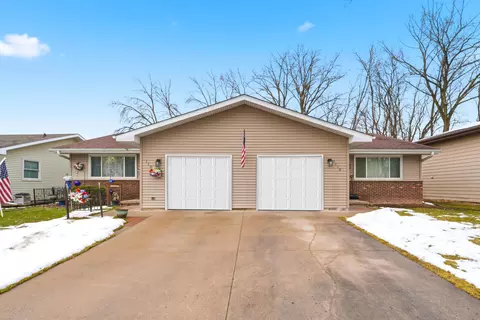 1108 Woodland Dr, Menasha, WI 54952