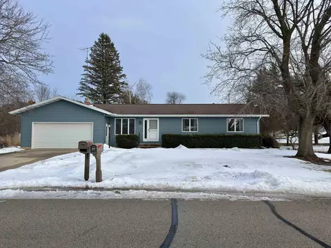 318 Sacramento St, Berlin, WI 54923